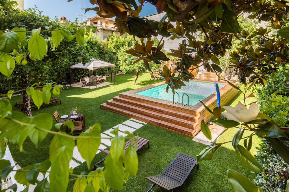 Antiche Rive Apartments — 4-Star Luxury Hotel in Salo, Italy
