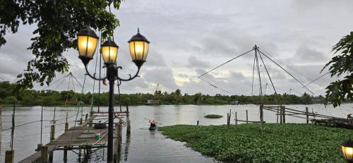 Antonio's River View - carbon neutral hotel in Unknown City