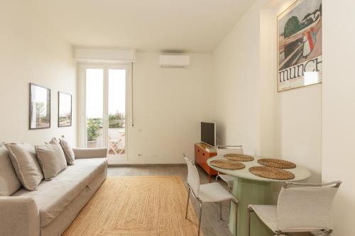 Bright apartment with view — 4-Star Luxury Hotel in Milan, Italy