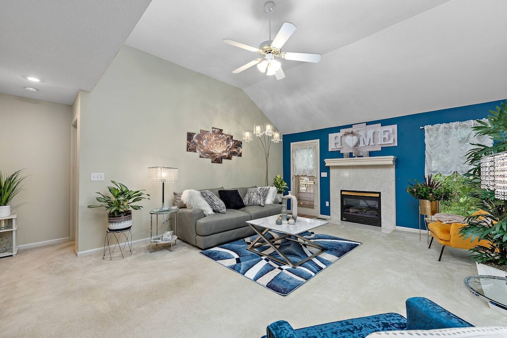 Beautiful Townhome 11 Minutes To Downtown Kansas City Mo - photo 9