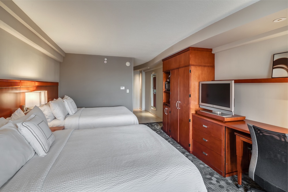 Courtyard by Marriott Jacksonville Beach Oceanfront - photo 7