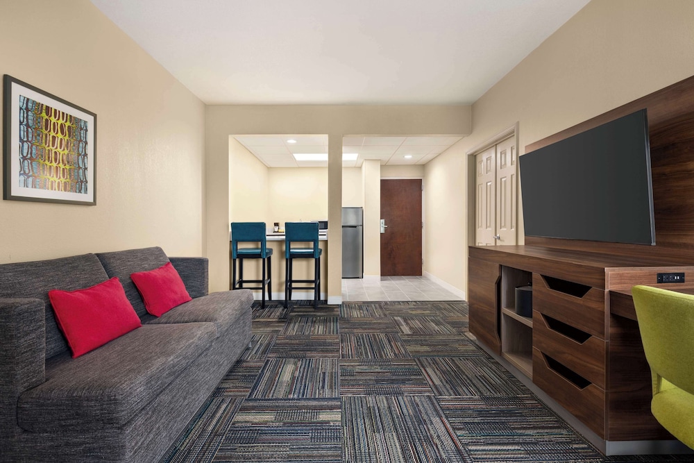 Hampton Inn Atlanta Stone Mountain - photo 18