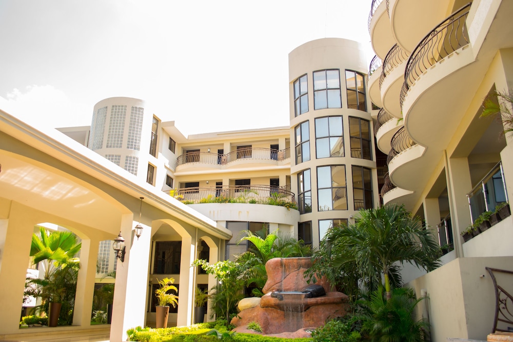 Constellation Hotel - carbon neutral hotel in Port-Au-Prince