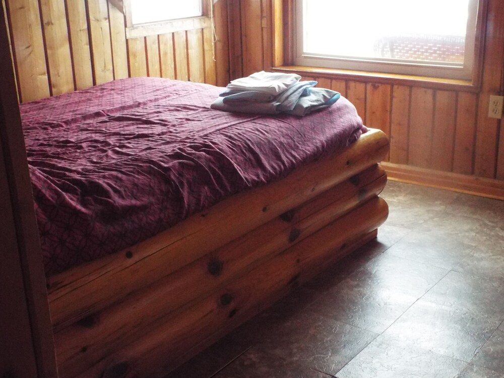 Crooked Lake Resort Cabin 4 - photo 10