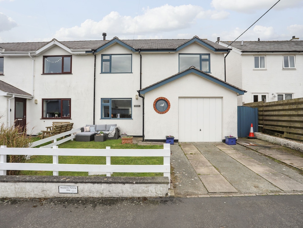 Wingelock in Rhosneigr, United Kingdom