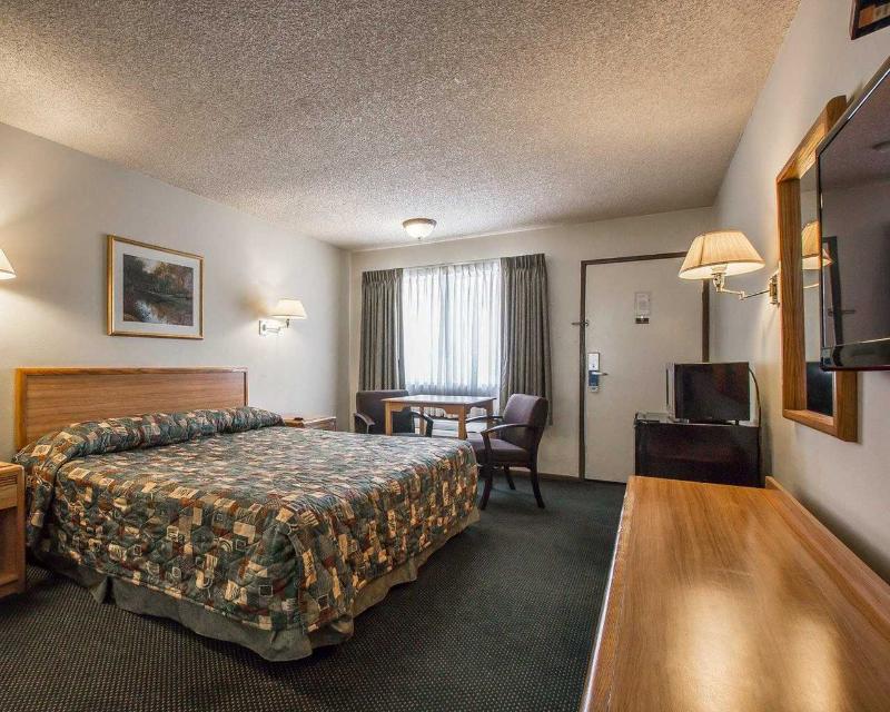 Palm Inn Hotel near Tyler Mall Riverside - photo 6