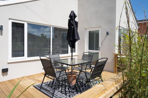 The Hollies by Winterton Cottages — 4-Star Luxury Hotel in Great Yarmouth, United Kingdom