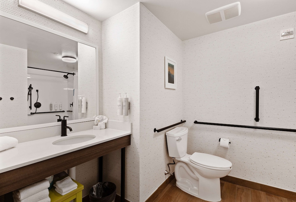 Hampton Inn & Suites Lake George - photo 62