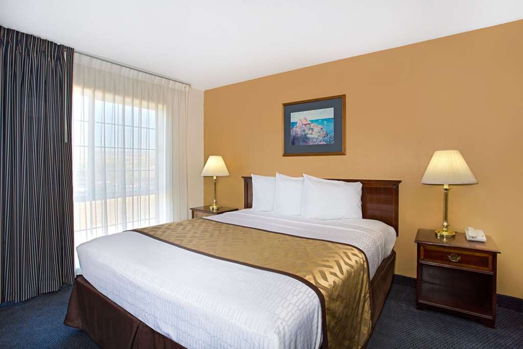 Super 8 by Wyndham Oroville - photo 9