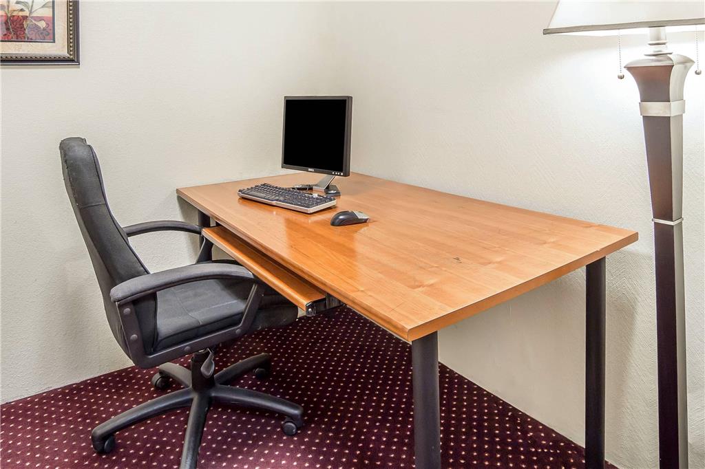 Econo Lodge Rawlins - photo 15