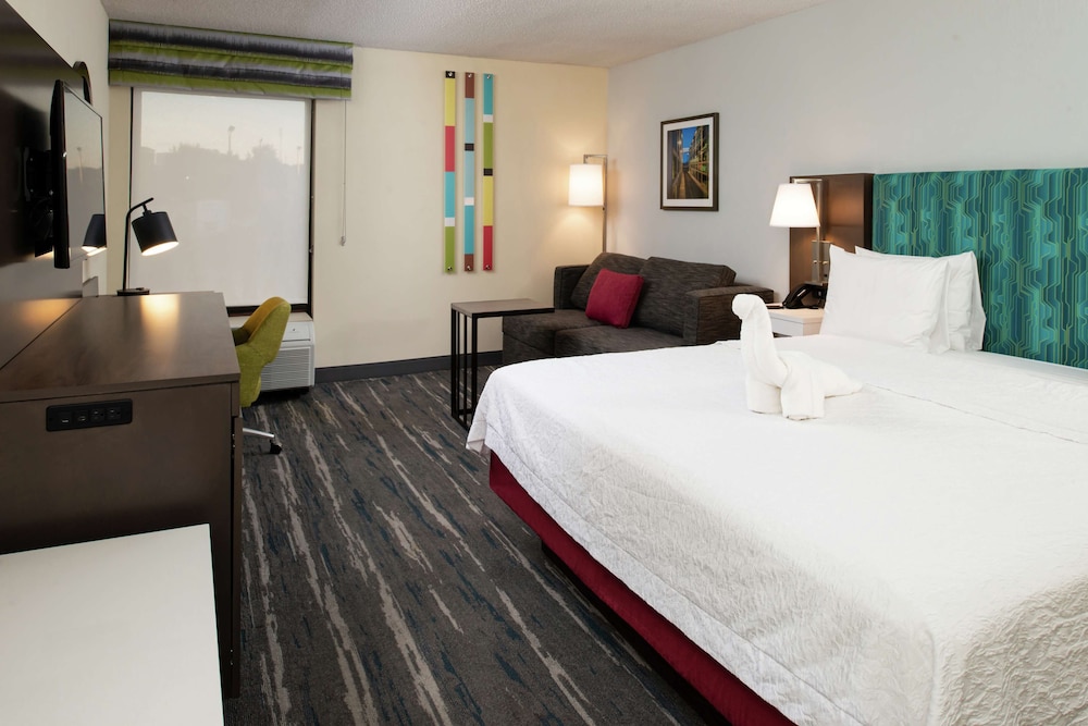 Hampton Inn Greensboro Airport - photo 11