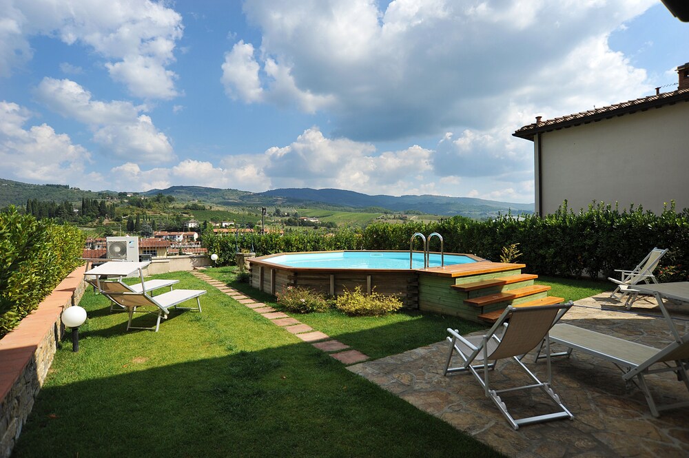 Residenza Le Grillaie — 4-Star Luxury Hotel in Greve In Chianti, Italy