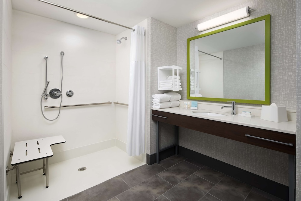 Hampton Inn & Suites Franklin Indianapolis - photo 24