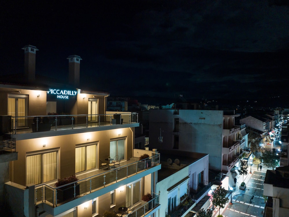 Piccadilly House — 4-Star Luxury Hotel in Arta, Greece
