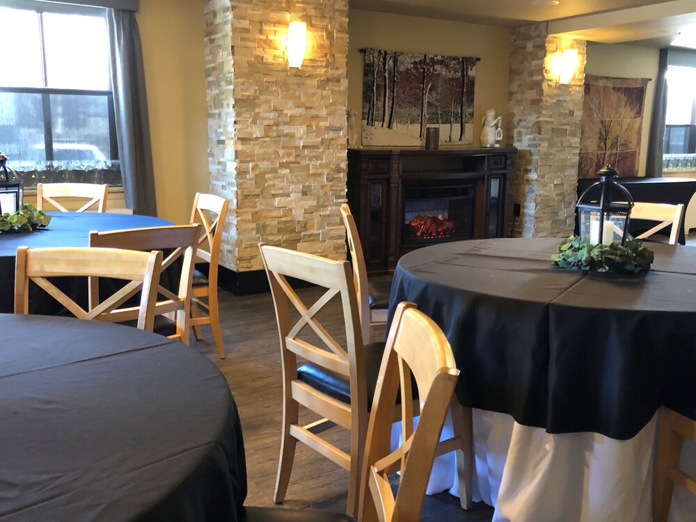 Inlet Tower Hotel & Suites - photo 53