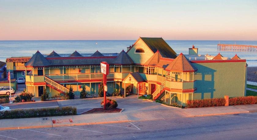 Shoreline Inn...on the beach - carbon neutral hotel in Cayucos