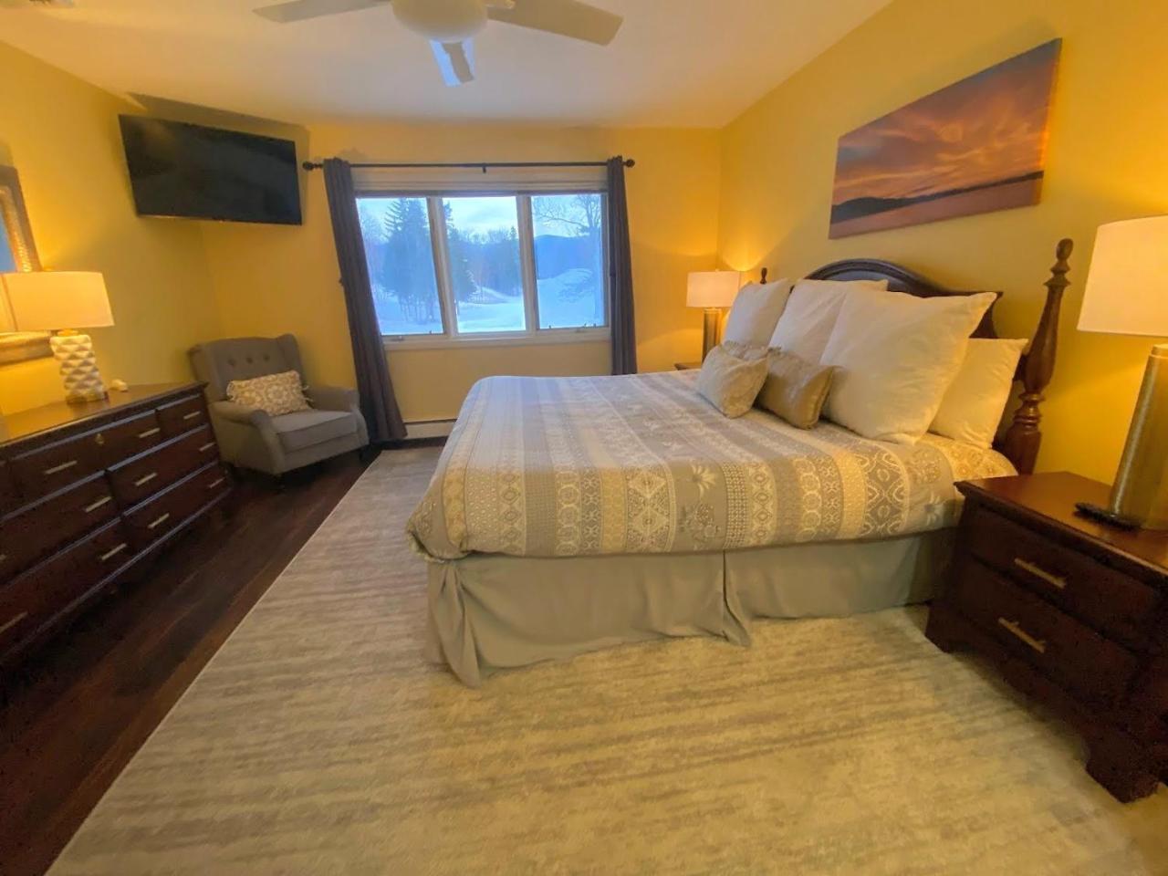 G3 Classy Bretton townhome with AC fast wifi great mountain views right on the golf course - photo 14