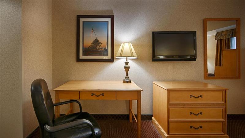 Red Lion Hotel Rosslyn Iwo Jima - photo 69