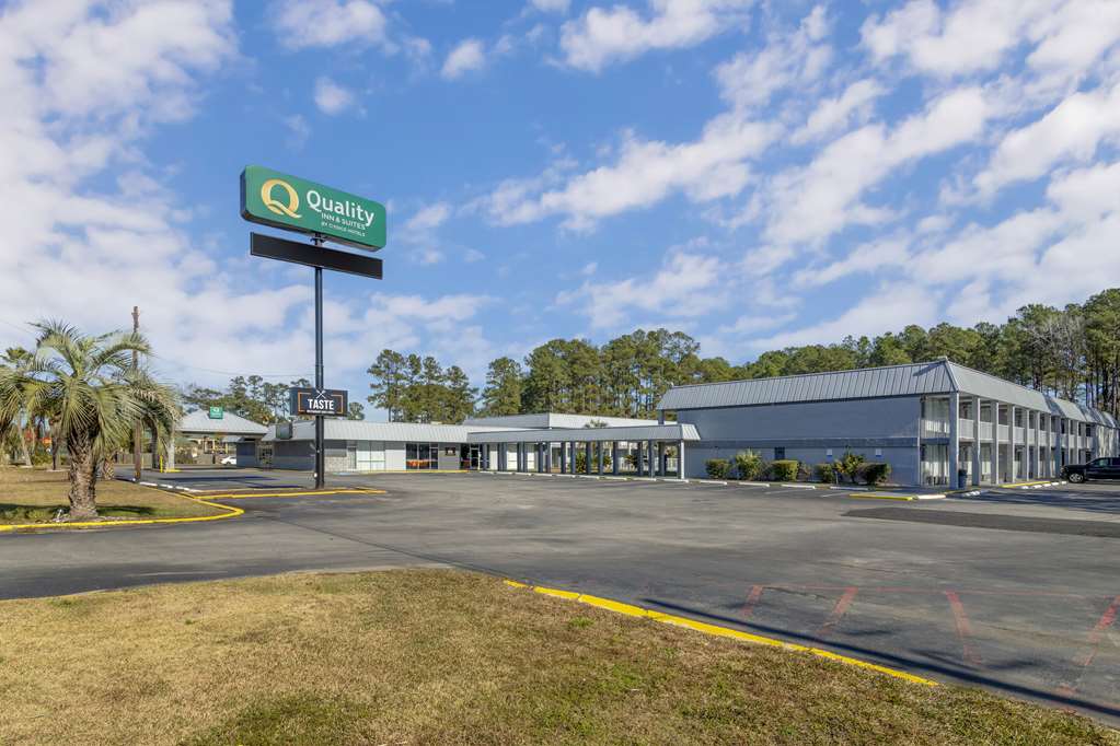 Quality Inn & Suites Hardeeville Savannah North - photo 2