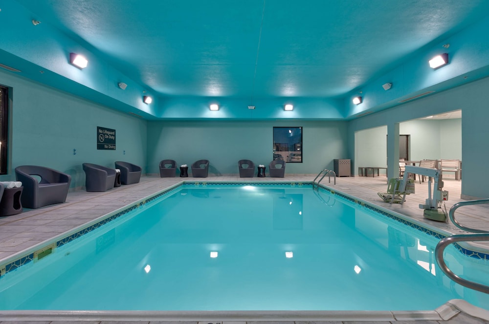 Hampton Inn Norfolk - photo 17