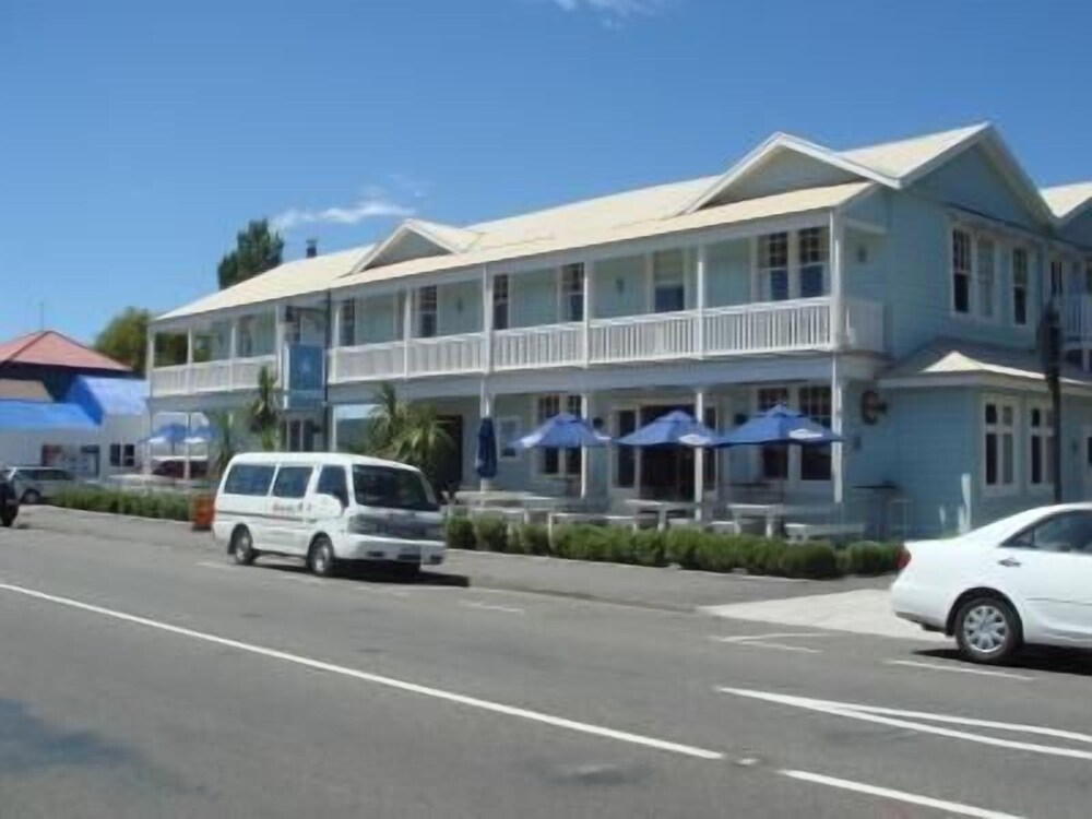 The White Swan Country Hotel in Wellington, New Zealand