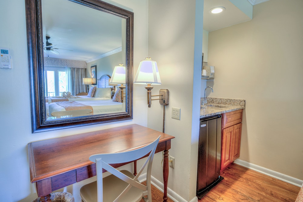 La Fiesta Ocean Inn And Suites - photo 16