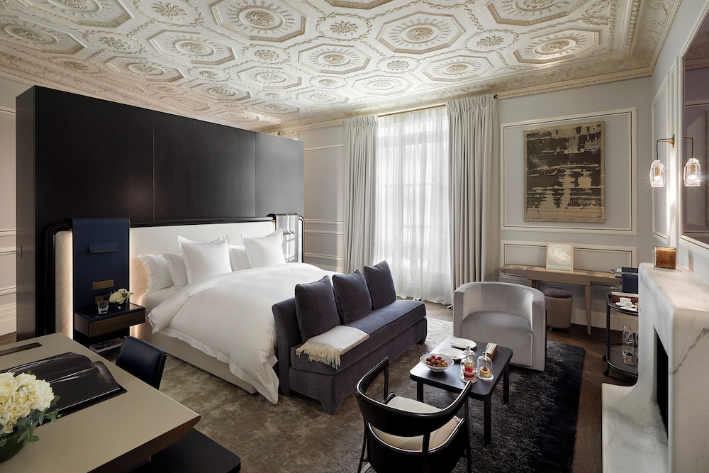 Maison Villeroy — 5-Star Luxury Hotel in Paris, France