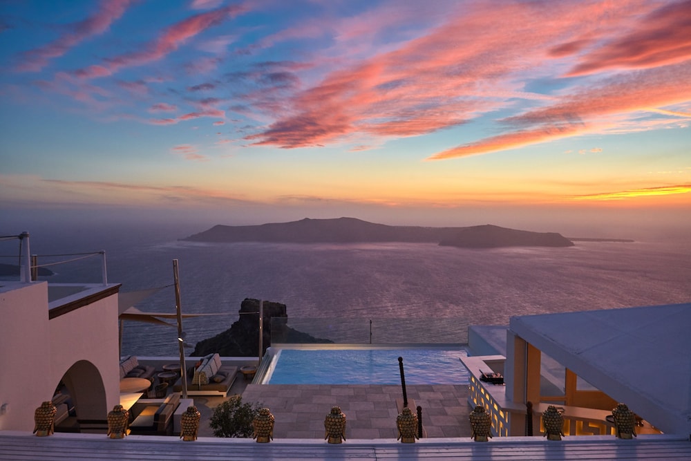 La Maltese Estate Buddha Bar Beach Santorini — 5-Star Luxury Hotel in Fira, Greece