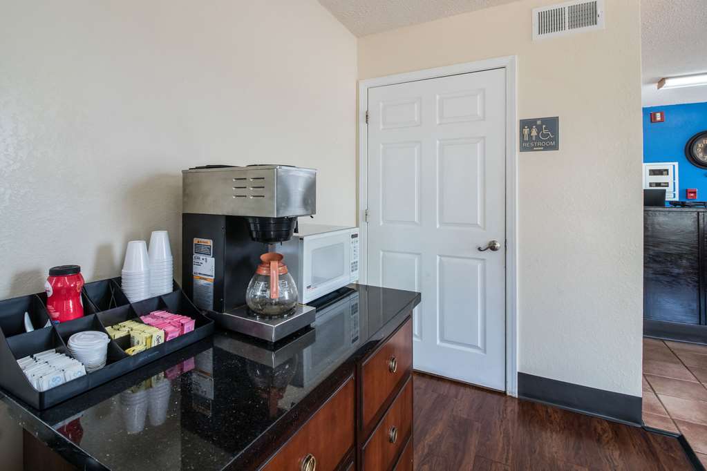 Rodeway Inn Bolivar - photo 25