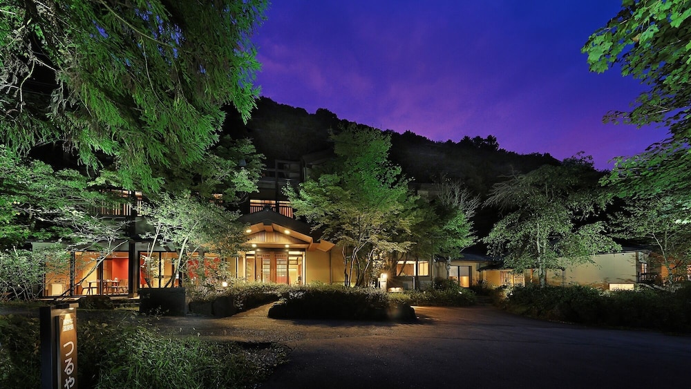 Shima Onsen Shikanozok isekinoyu Tsuruya — hotel in Nakanojomachi