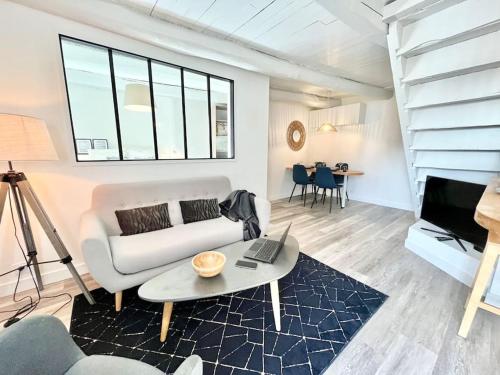 Gîte Duplex Ocean Moderne dans longère avec extérieur — 4-Star Luxury Hotel in Plouhinec, France