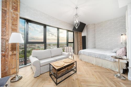 ANS Hanza Tower Apartment 17th floor with city view swimming pool area with saunas viewing terrace in Szczecin, Poland