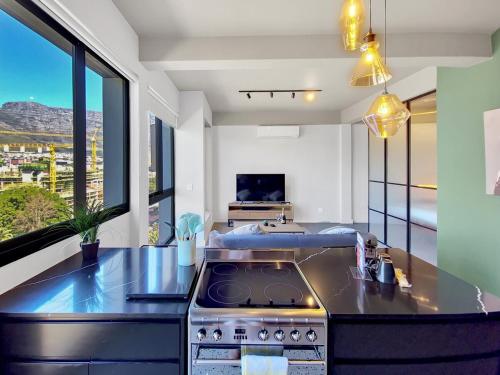 Stylish Studio Apartment with Rooftop Pool