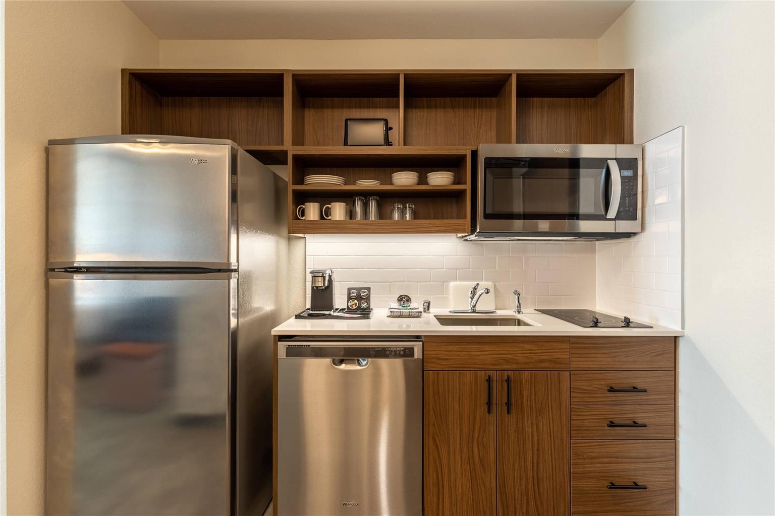 Everhome Suites Corona - photo 9