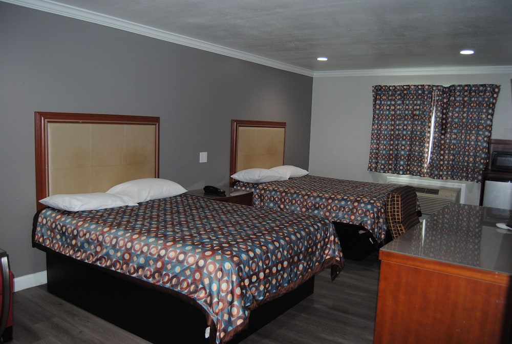 La Puente Inn Motel - photo 34
