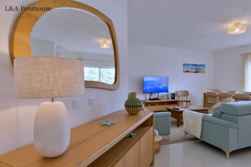 Penthouse L&A Prainha with sea view 2 Terraces — 4-Star Luxury Hotel in Alvor, Portugal