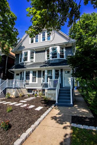 Elegant 1BR 1 Bath apartment minutes the falls — 4-Star Luxury Hotel in Niagara Falls, United States