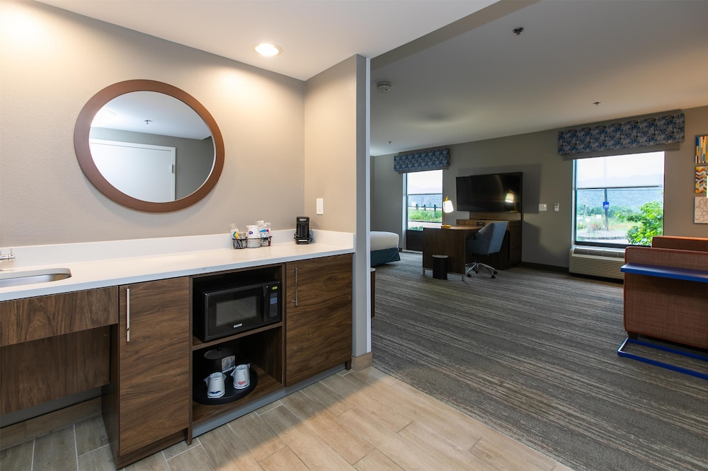 Hampton Inn & Suites Wilder - photo 17