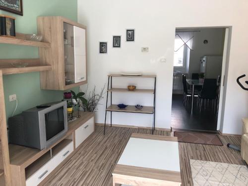 Apartma Mahnič — 4-Star Luxury Hotel in Postojna, Slovenia