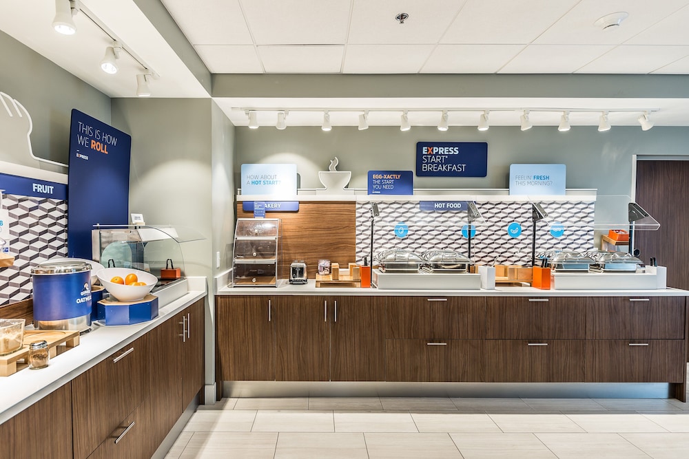 Holiday Inn Express Flint Campus Area by IHG - photo 24