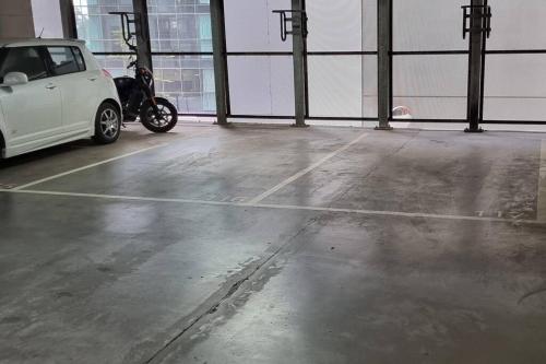 17 Floor Waterfront Apartment Docklands 2BR 2Car — 4-Star Luxury Hotel in Melbourne, Australia