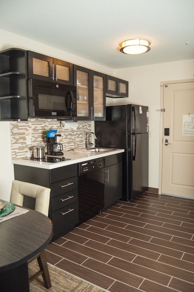Candlewood Suites Fort Collins by IHG - photo 21
