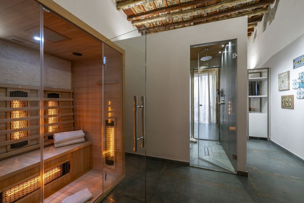 Ballarooms Experience in Palermo, Italy