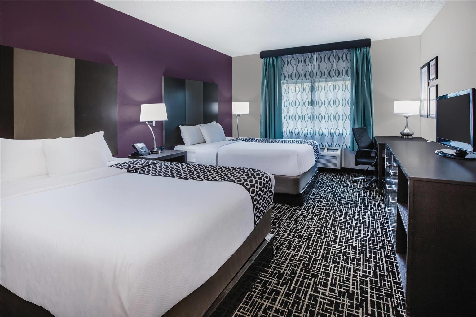 La Quinta Inn by Wyndham Indianapolis North at Pyramids - photo 16