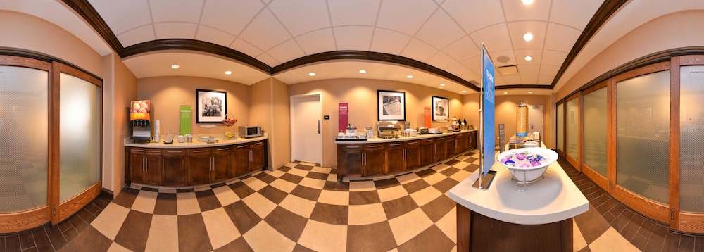 Hampton Inn Omaha Midtown Aksarben Area - photo 43