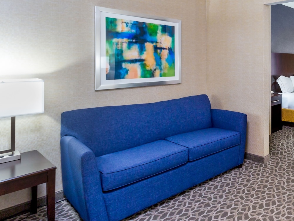 Holiday Inn Express Hotel & Suites Mt. Holly by IHG - photo 19