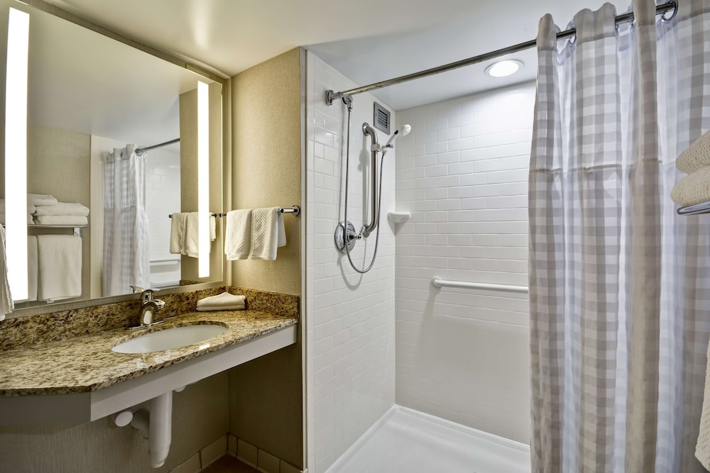 Embassy Suites Hotel Charlotte - photo 30