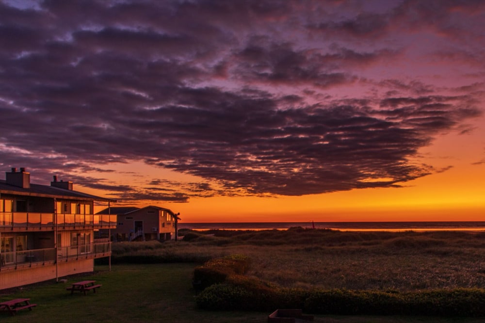 Hi Tide Ocean Beach Resort - photo 17