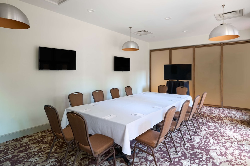 Hilton Garden Inn Bloomington - photo 46