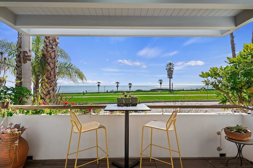 Shoreline Park House — 4-Star Luxury Hotel in Santa Barbara, United States